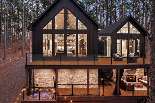 House (1 Bedroom) | Interior - Luxury Broken Bow Cabin w/ Hot Tub on 3 Acres! (Broken Bow)