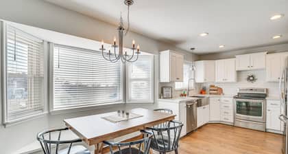 Stylish Orem Retreat w/ Deck, Near BYU & Uvu!