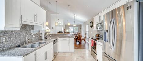 Rumah (4 Bedrooms) | Interior