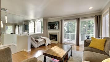 Apartment (3 Bedrooms) | Front of property