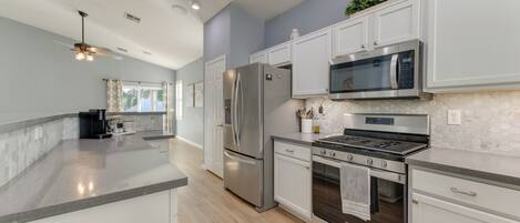 House (3 Bedrooms) | Interior