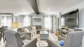 House (2 Bedrooms) | Front of property