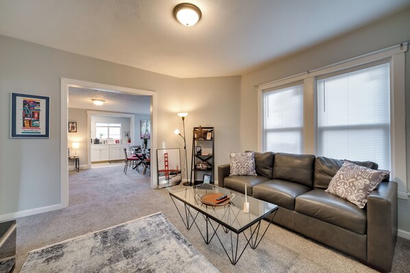 Apartment (2 Bedrooms) | Interior - 5 Mi to Dtwn: Pittsburgh Apt w/ Balcony (Pittsburgh)