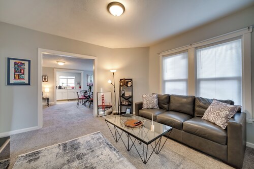 5 Mi to Dtwn: Pittsburgh Apt w/ Balcony