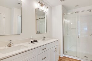 Apartment (3 Bedrooms) | Interior - Charming Charlotte Townhome: 6 Mi to Downtown! (Charlotte)