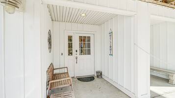 House (5 Bedrooms) | Interior