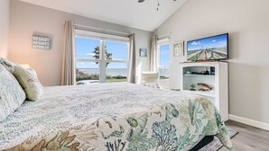 Condo, 3 Bedrooms | 3 bedrooms, iron/ironing board, free WiFi - Bayfront Kontiki 3 Bedroom Condo by RedAwning (Rockport)