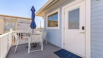 House, 1 Bedroom | Outdoor dining