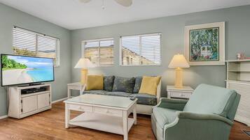 House, 1 Bedroom | Living area