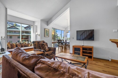 Sierra Cabin Condo â Sun Meadows 1 Bedroom + Loft 1 Condo by RedAwning