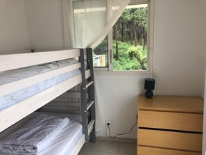 2 bedrooms, iron/ironing board, WiFi - Modern apartment with fantastic sea views (Théoule-sur-Mer)