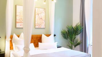 1 Schlafzimmer, Schreibtisch, Bügeleisen/Bügelbrett, Reisekinderbett