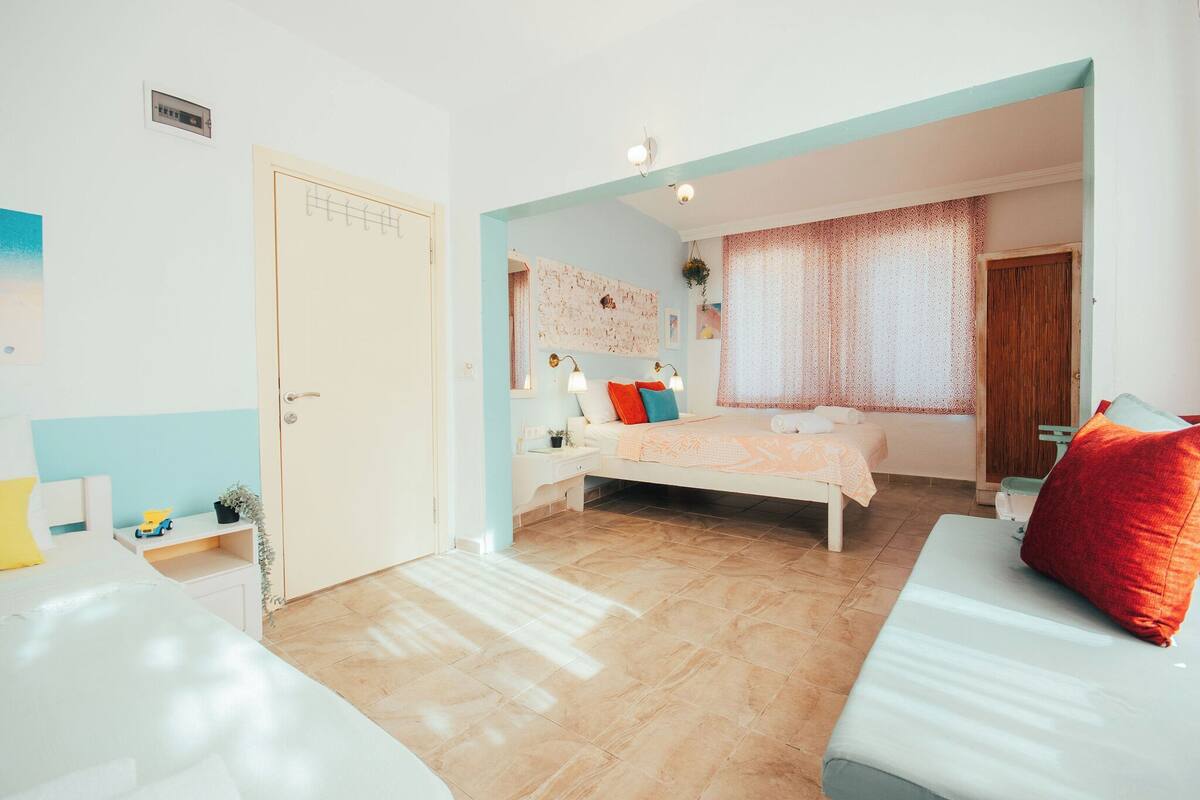 Premium bedding, Select Comfort beds, WiFi (free)