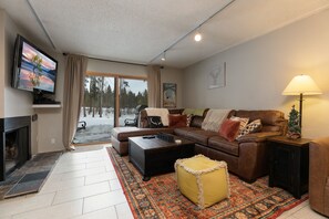 Smart TV, DVD player - Claimjumper Retreat Townhome: Pool & Hot Tub, Walk to Town! (Breckenridge)