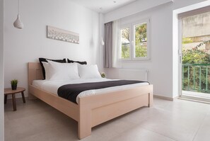 1 bedroom, desk, iron/ironing board, travel cot - Acropolis Urban Life (Athina)