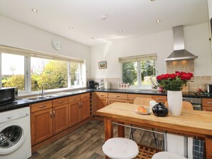 코티지 | 전용 주방 | 냉장고, 식기 세척기, 조리 도구/접시/주방 기구