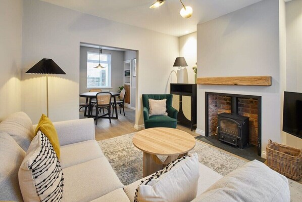 TV, fireplace, offices