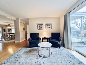 Interior - Spacious home, near medical center, Winchester (Winchester)