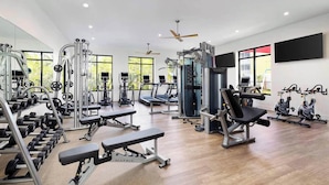 Fitness facility - Betty's Bliss | Peaceful retreat w pool & high-end decor - near shopping & parks (Orlando)