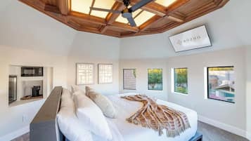 11 camere, una scrivania, ferro/asse da stiro, culla da viaggio