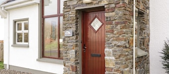 SEA SPRAY COTTAGE, pet friendly in Rathmullan, County Donegal