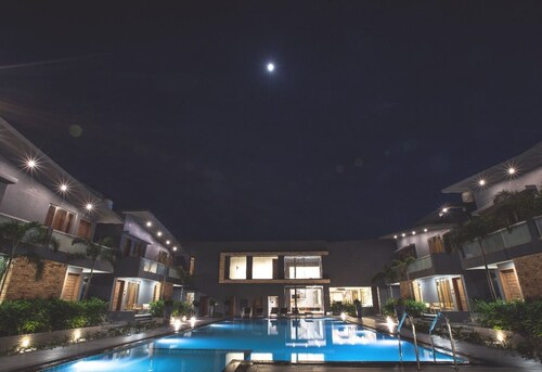 Phoenix Resort 