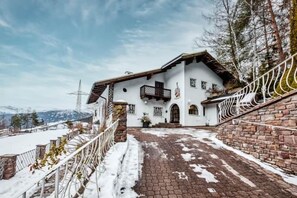 Front of property - Love the Alps Apartments (Reith bei Seefeld)