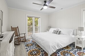 4 bedrooms, WiFi - Sand Castle Cottage, Oceanside House in Emerald Isle, NC! (Emerald Isle)