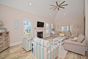 Smart TV - Sangria Sunset, Oceanside House in Emerald Isle, NC! (Emerald Isle)