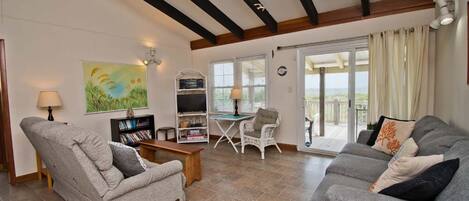 Smart TV, DVD player, stereo