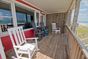 Property grounds - Sea Fever West, Oceanfront Duplex in Emerald Isle, NC! (Emerald Isle)