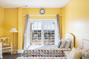 6 bedrooms, WiFi - Sea No Evil, Oceanfront House in Emerald Isle, NC! (Emerald Isle)