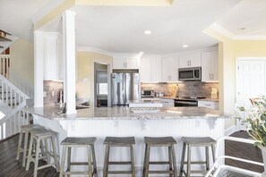 Køleskab, mikrobølgeovn, ovn, opvaskemaskine