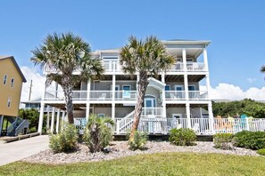 Exterior - Sea Notes, Almost Oceanfront House in Emerald Isle, NC! (Emerald Isle)