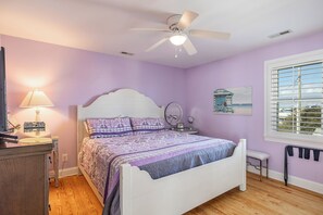 4 bedrooms, WiFi - Sea Star, Oceanside House in Atlantic Beach, NC! (Atlantic Beach)