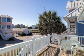Outdoor dining - Sea Star, Oceanside House in Atlantic Beach, NC! (Atlantic Beach)