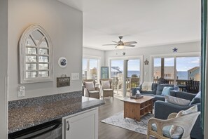 Living area - Summervilla, Almost Oceanfront House in Emerald Isle, NC! (Emerald Isle)