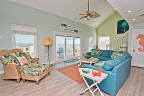 TV, videogames, DVD player, pebolim