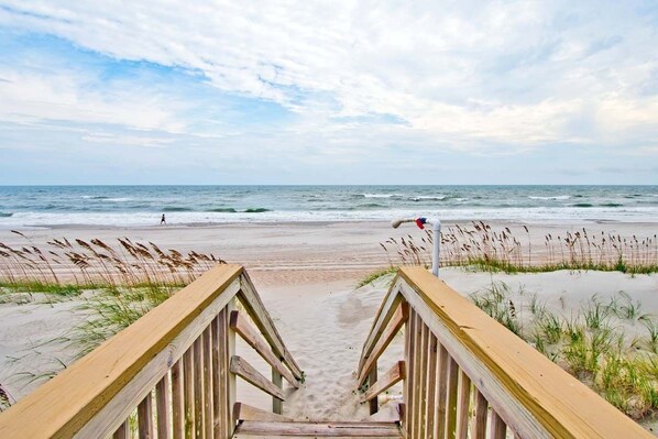 Beach - Sweetwater, Oceanfront House in Emerald Isle, NC! (Emerald Isle)