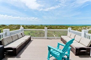 Property grounds - Swiss House, Oceanfront Home in Atlantic Beach, NC! (Atlantic Beach)