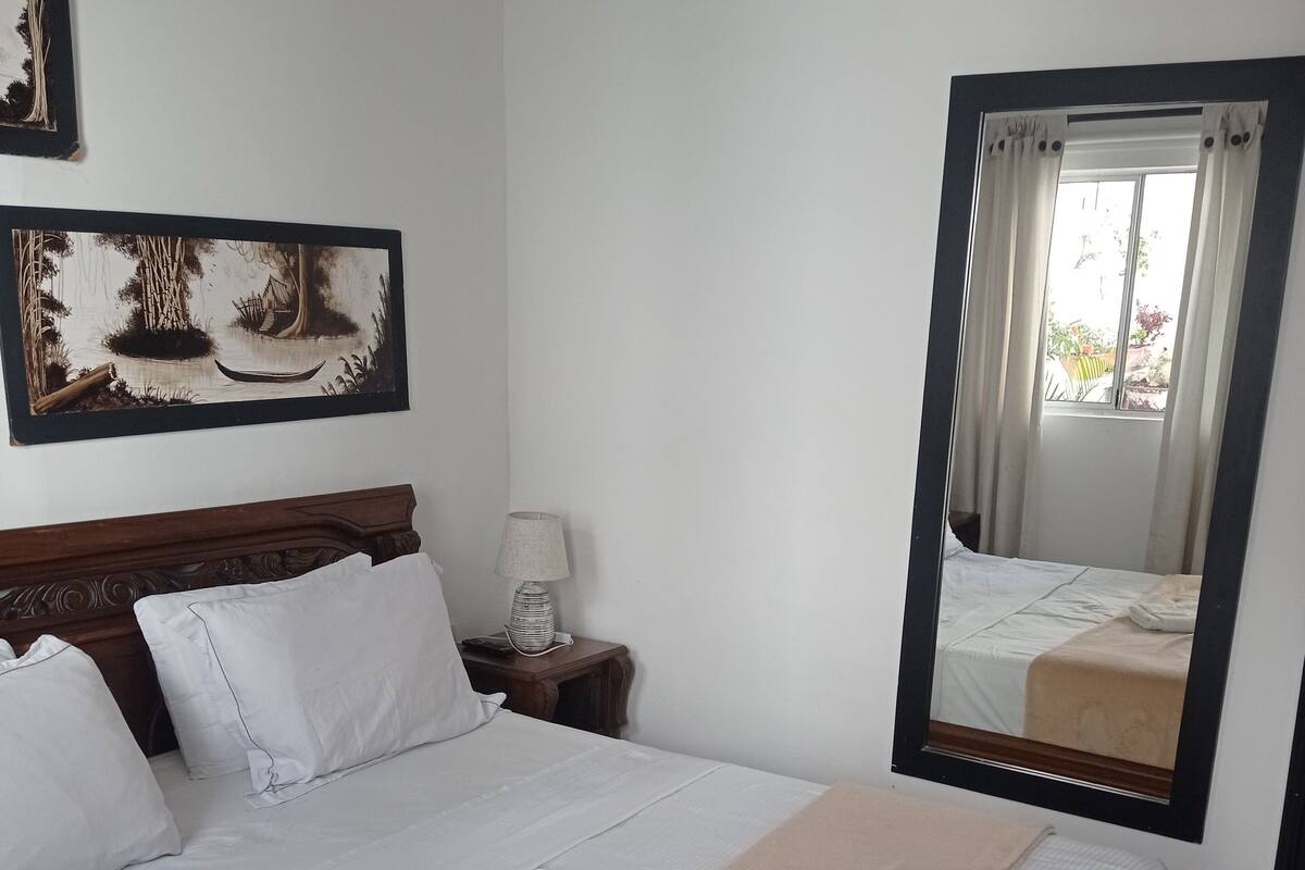 Edredón, wifi gratis y ropa de cama