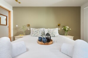 4 chambres, fer et planche à repasser, lit de bébé portatif, Wi-Fi