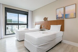 2 bedrooms, iron/ironing board, WiFi, bed sheets - WI-FI 350MB | 150m from Jurerê Beach #JA29 (Florianópolis)