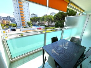 Outdoor dining - SUN TOWER - B2 4+2 - A10051 (Bibione)