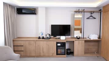 DELUXE DOUBLE ROOM CITY VIEW | Individuelt design, individuel indretning, skrivebord