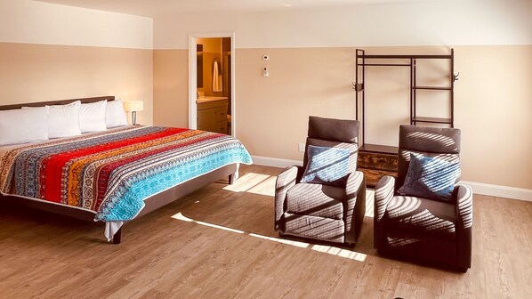 Classic Studio | Meja, ruang kerja komputer riba, Wi-fi percuma 