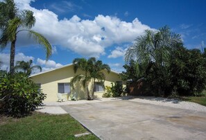 Exterior - Summerwind Studios (Fort Myers)