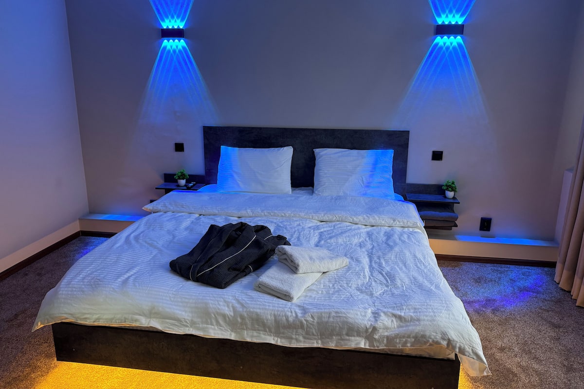 Comfort Double Room | Desk, free WiFi, bed sheets