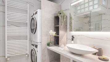 Departamento familiar | Baño | Regadera, regadera tipo lluvia, amenidades de baño gratuitas