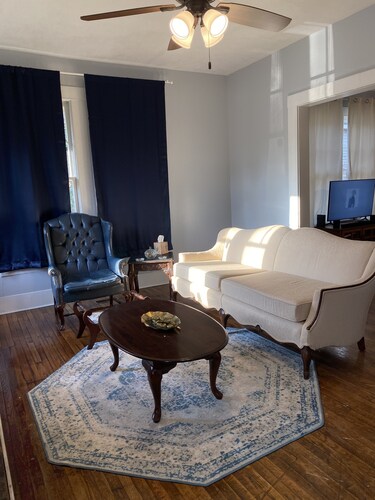 1 mile from downtown Americus and GSW!